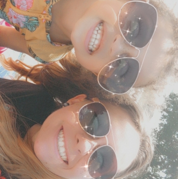 Meet your Posher, Kyra - Picture 4 of 5